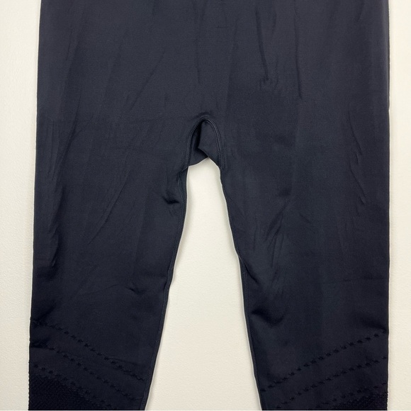 SHEFIT Seamless Athletic Cross Waist Leggings Womens Black 2Luxe - Picture 4 of 13